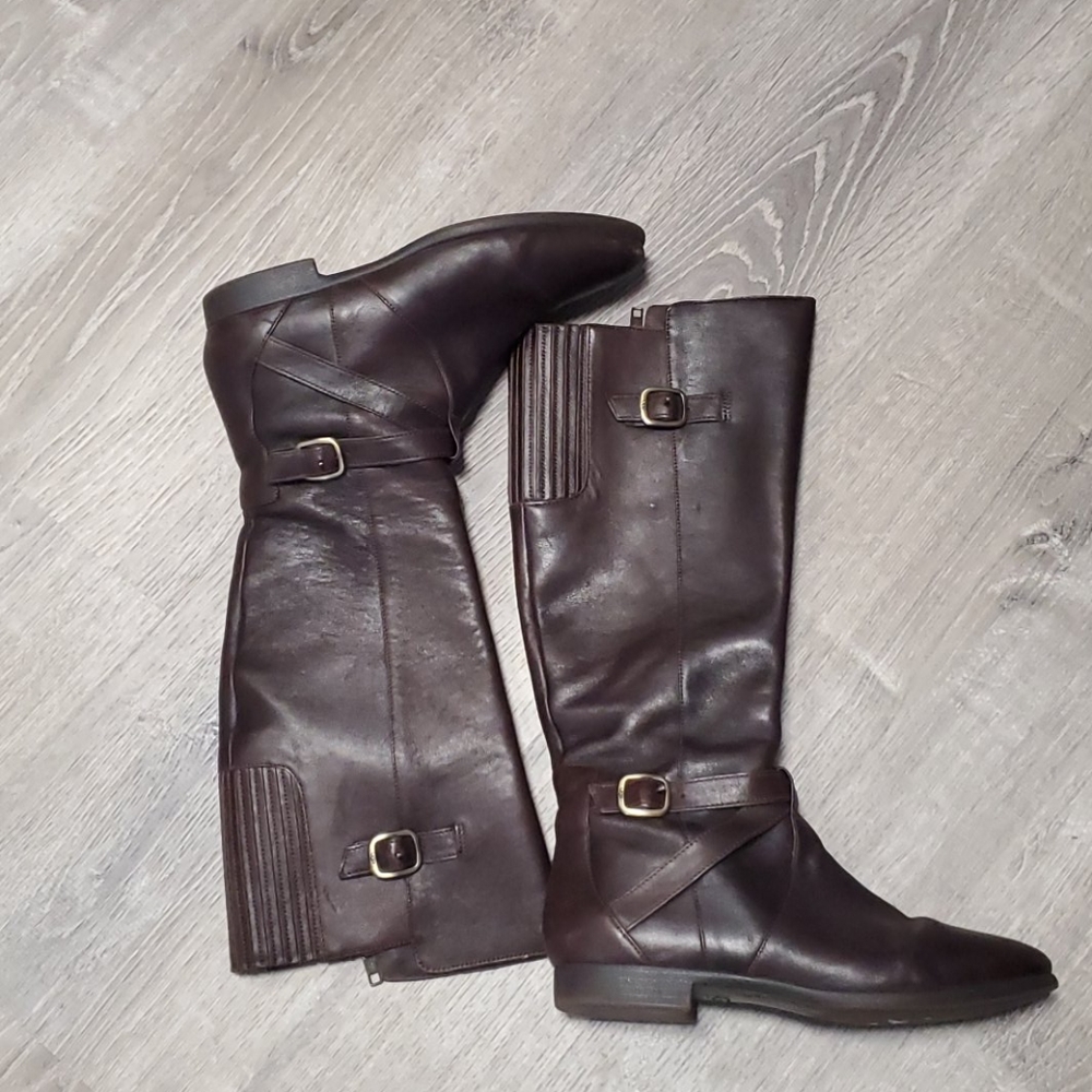 UGG brown leather zipper fly women boots size 9
